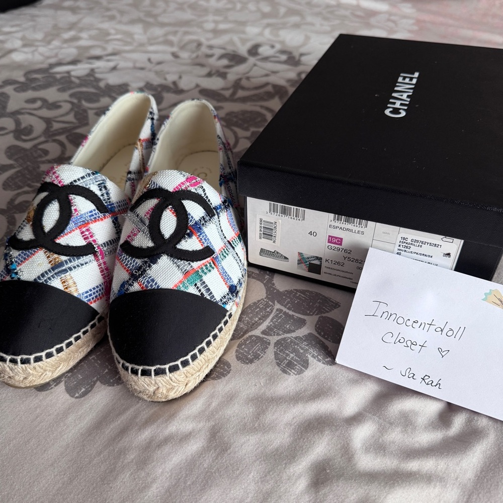 CHANEL Black Espadrilles Classic Elegance - Picture 5 of 11
